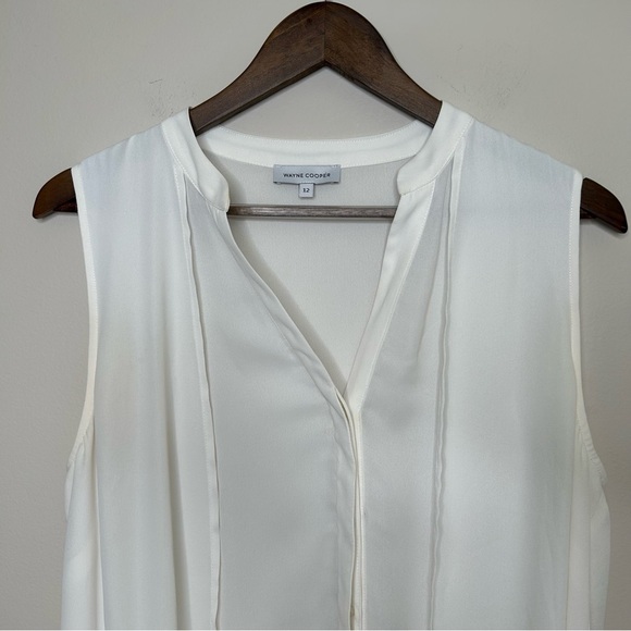 Wayne Cooper Sheer V Neck Sleeveless Blouse Hidden Buttons White Size 12 - Picture 3 of 6